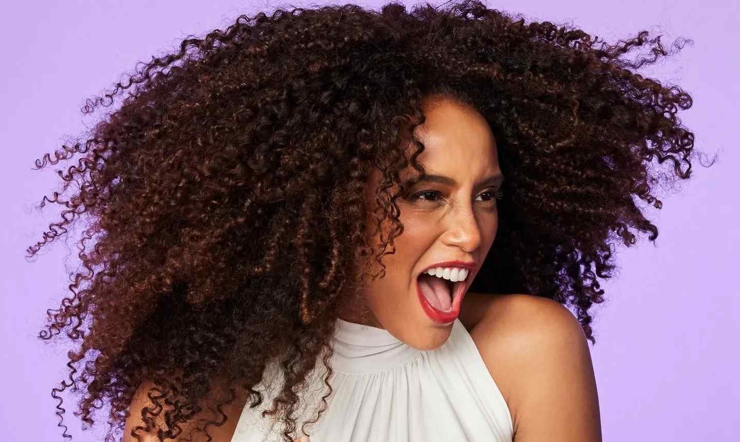 Como é feito o teste de elasticidade do cabelo | L’Oréal Paris