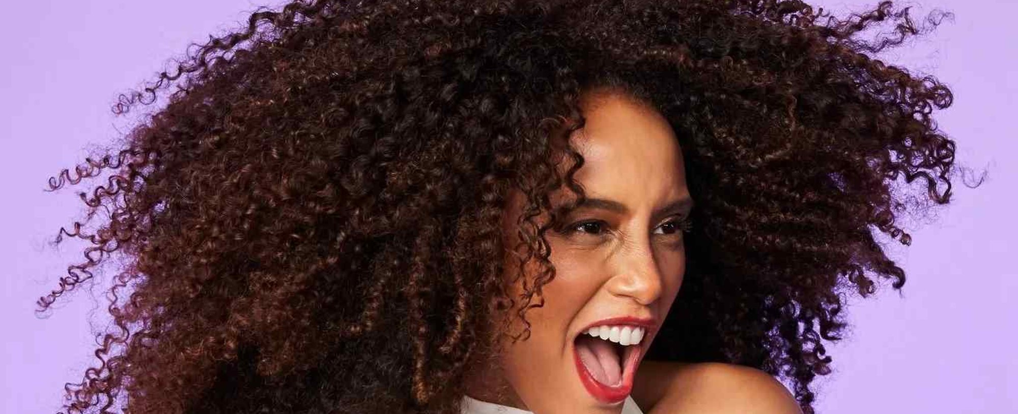 Como é feito o teste de elasticidade do cabelo | L’Oréal Paris