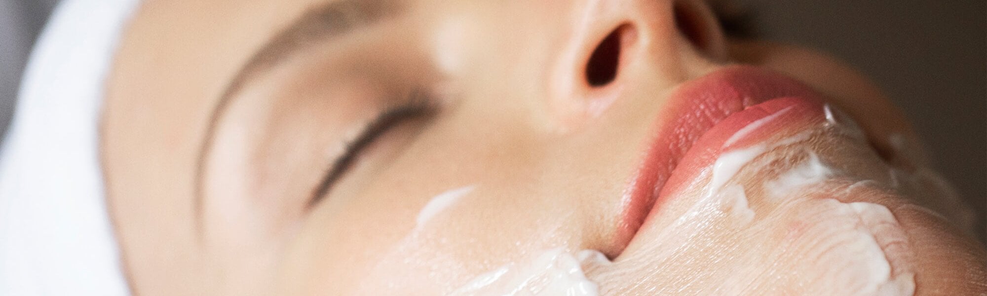 desfrute-de-uma-massagem-facial-volumizadora-de-dez-minutos-hero