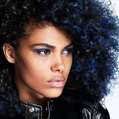 Tina Kunakey Colorista Blue Hero