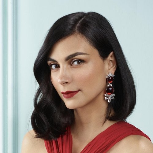 morena-baccarin-magic-retouch-spray-hero