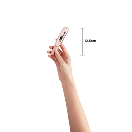 OAP MAKE UP EYES MASCARA AIR MASCARA PRODUCT IN HAND S