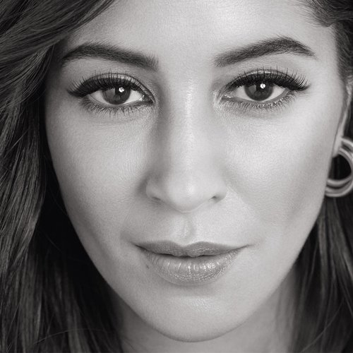 leila-bekhti-volume-million-hero