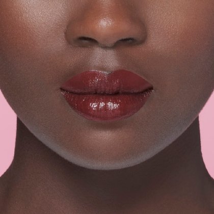 Oap Makeup Brillantsignature 302 Lipstick Closeup Darkskin 01