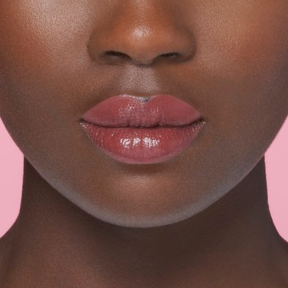 Oap Makeup Brillantsignature 305 Lipstick Closeup Darkskin 01