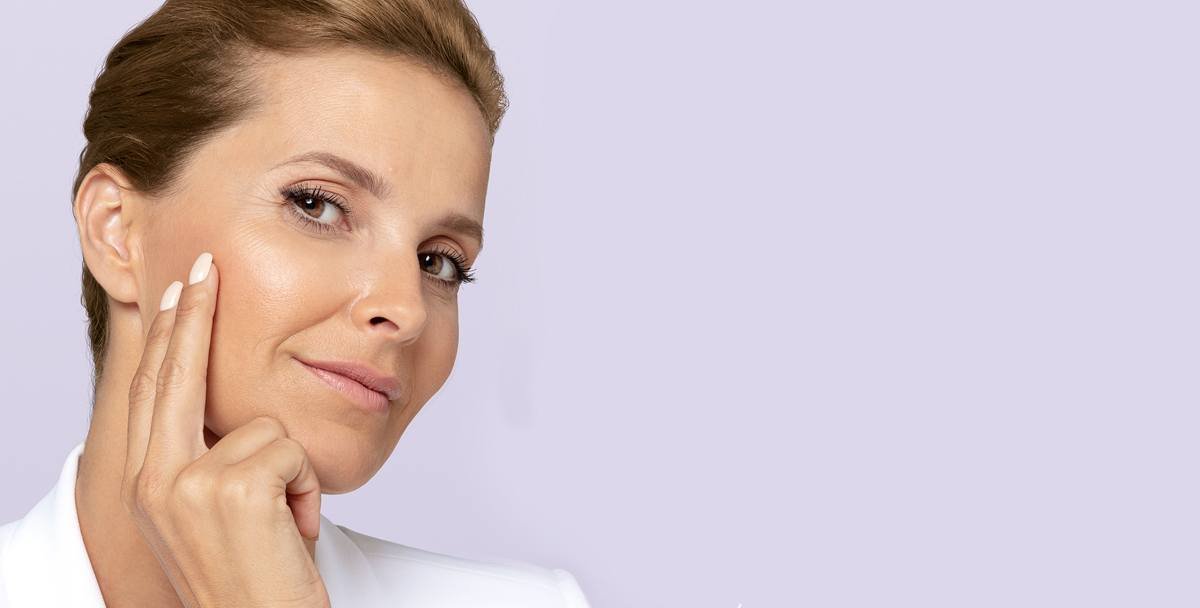 cristina ferreira com ampolas de preenchimento com ácido hialurónico